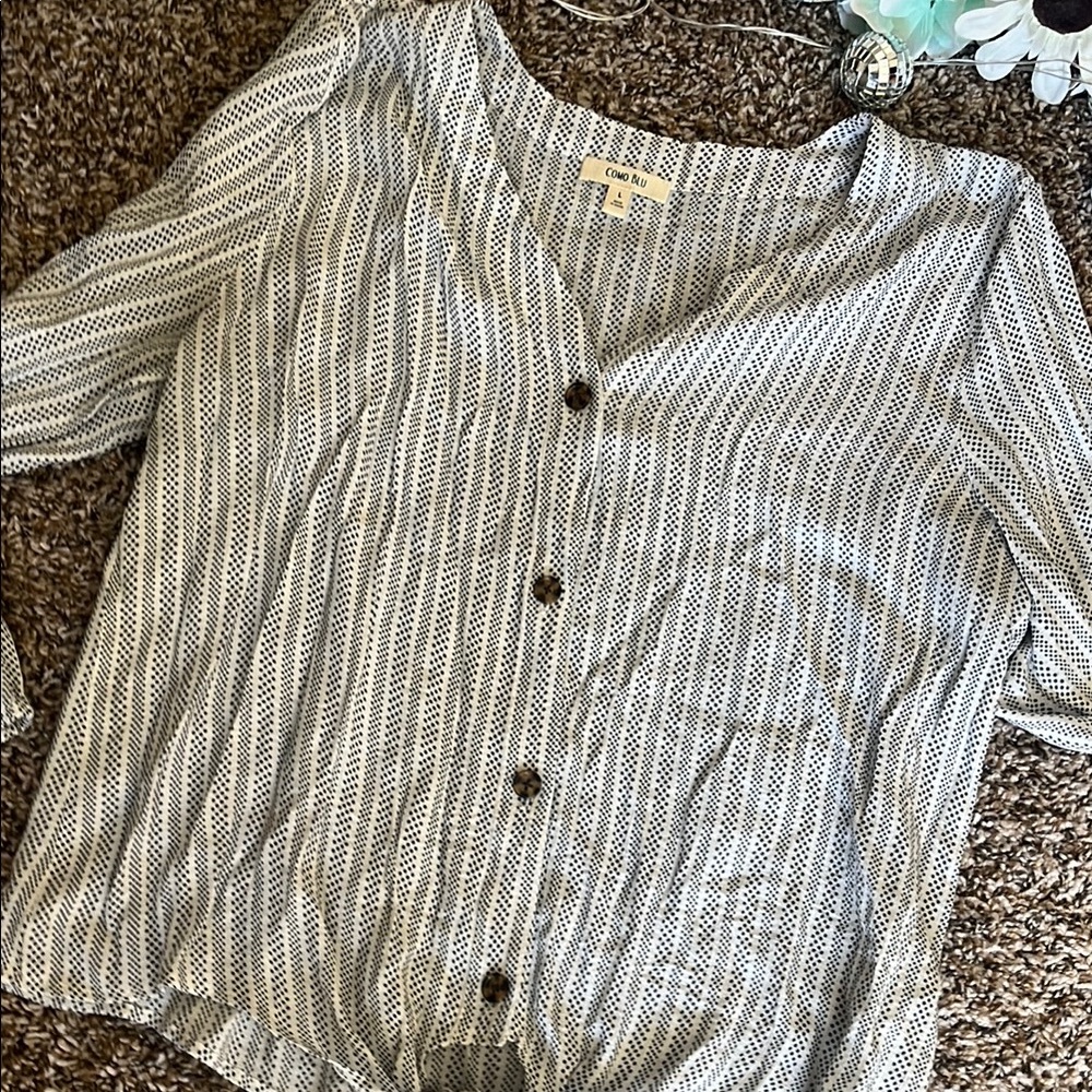Pattern Button-Down Top - Picture 9 of 10